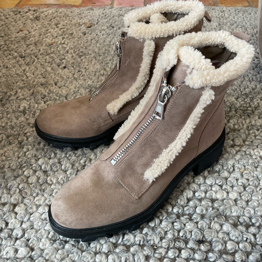 Unisa NEW Cozy Tan Nude Shearling-Lined Women's 9.5 suede Ankle Booties